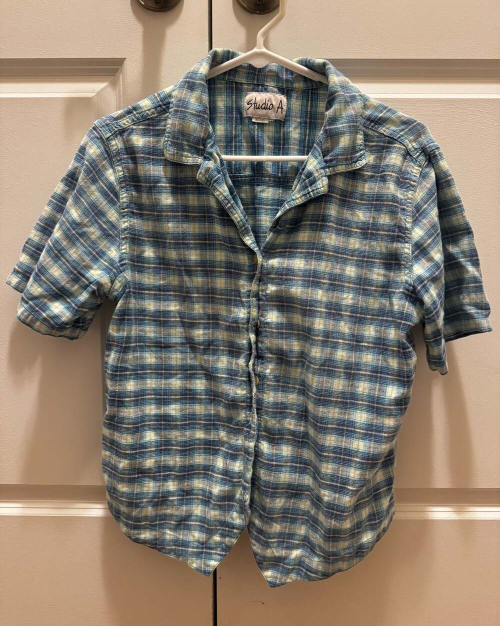 Studio A Vintage Blue Plaid Seersucker Short Sleeve Button-Front Shirt